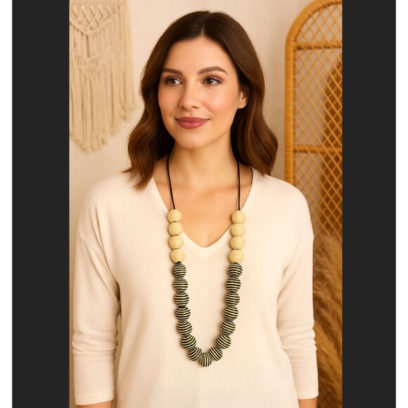 J. Jill Raffia Stripe Sphere Ball Necklace Black Natural Beaded Statement Boho - Picture 1 of 10